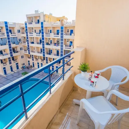 Pool View Near El Gouna With Top Floor Balcony & Kitchen